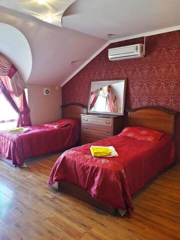 Двухместный номер с 2 отдельными кроватями и балконом в Отеле Kristall Hotel